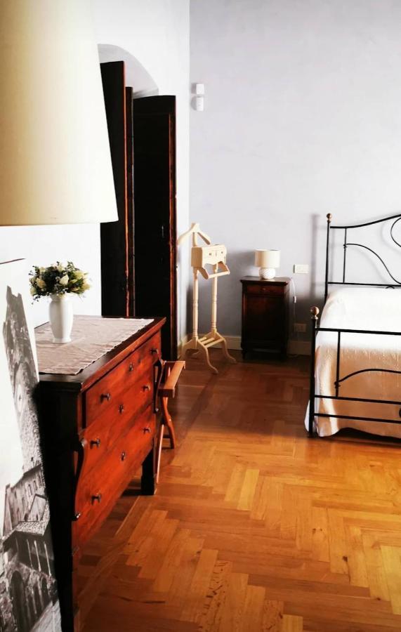 B&B Dimora Delle Donnole Bergamo Alta Exterior photo