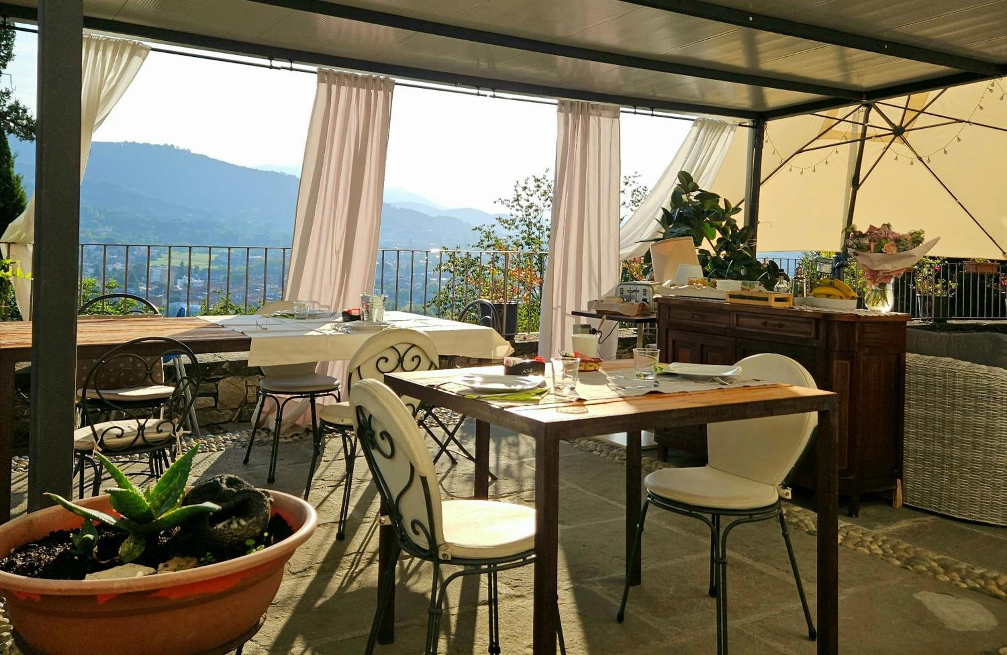 B&B Dimora Delle Donnole Bergamo Alta Exterior photo