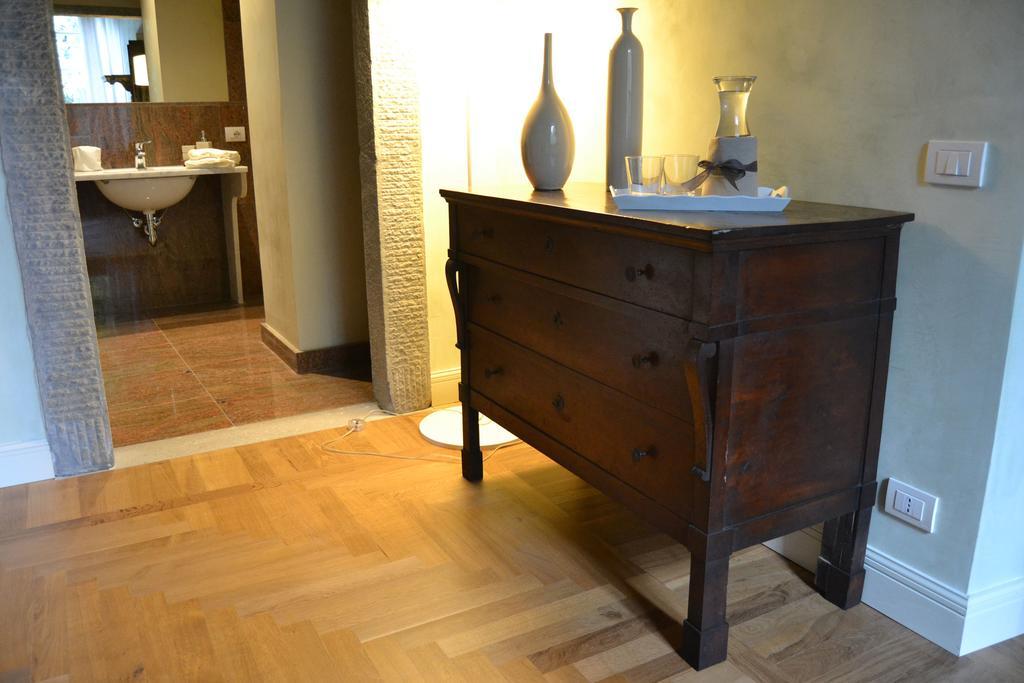 B&B Dimora Delle Donnole Bergamo Alta Room photo